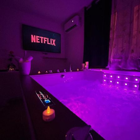 Love Room A Cannes - Appartement 25M2 Pour 2 Personnes Avec Un Jacuzzi Prive Εξωτερικό φωτογραφία