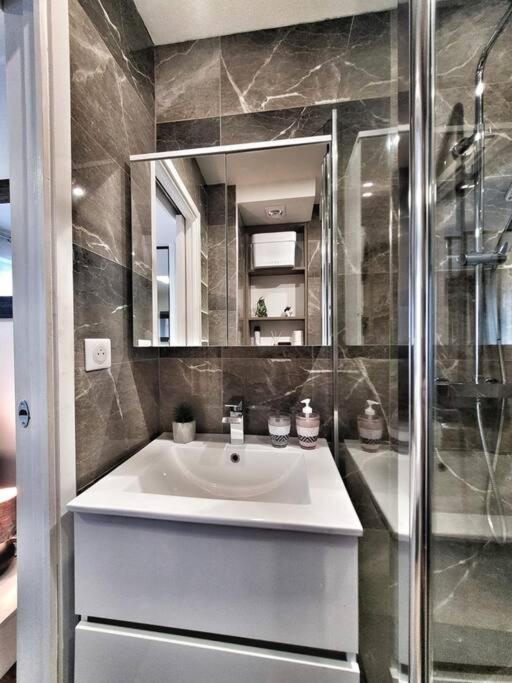 Love Room A Cannes - Appartement 25M2 Pour 2 Personnes Avec Un Jacuzzi Prive Εξωτερικό φωτογραφία