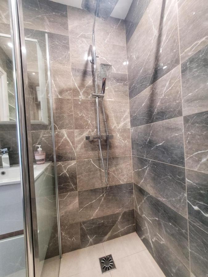 Love Room A Cannes - Appartement 25M2 Pour 2 Personnes Avec Un Jacuzzi Prive Εξωτερικό φωτογραφία