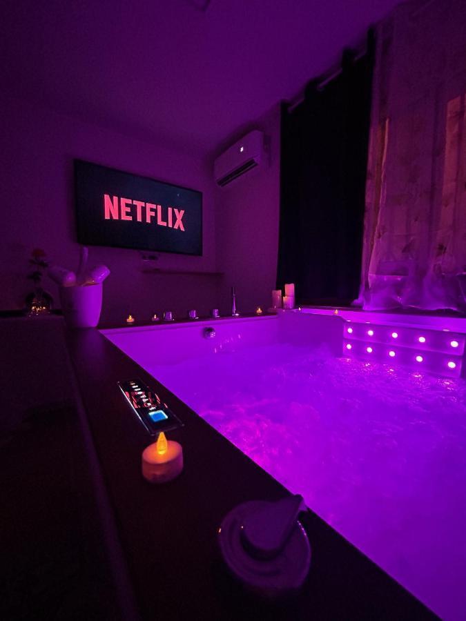 Love Room A Cannes - Appartement 25M2 Pour 2 Personnes Avec Un Jacuzzi Prive Εξωτερικό φωτογραφία