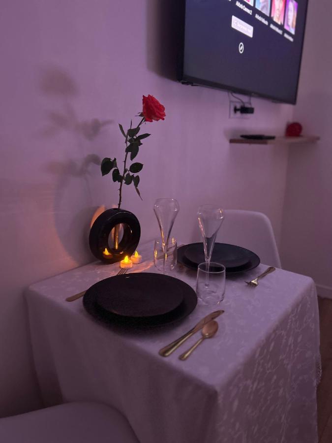 Love Room A Cannes - Appartement 25M2 Pour 2 Personnes Avec Un Jacuzzi Prive Εξωτερικό φωτογραφία