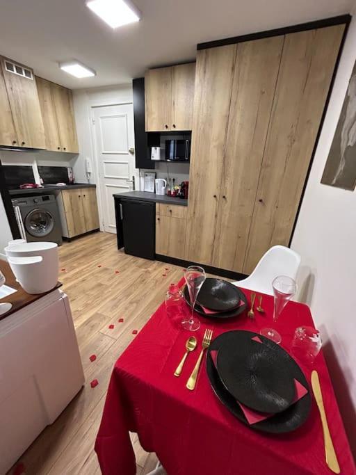 Love Room A Cannes - Appartement 25M2 Pour 2 Personnes Avec Un Jacuzzi Prive Εξωτερικό φωτογραφία